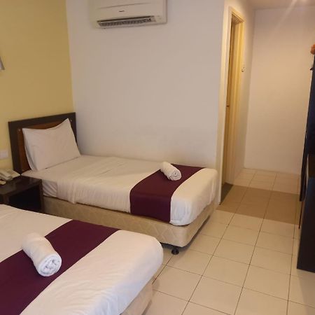 Syajie Koptown Hotel Segamat Exterior photo